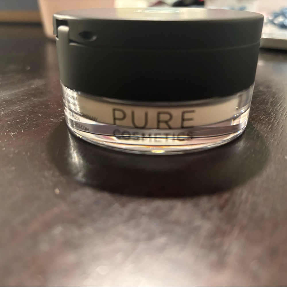 Makeup Powder - Picture 6 of 8